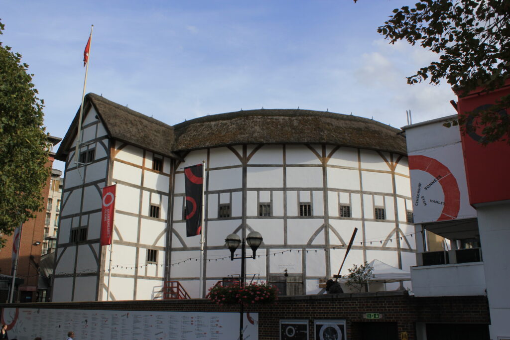 The Globe Theatre, Tours of the UK