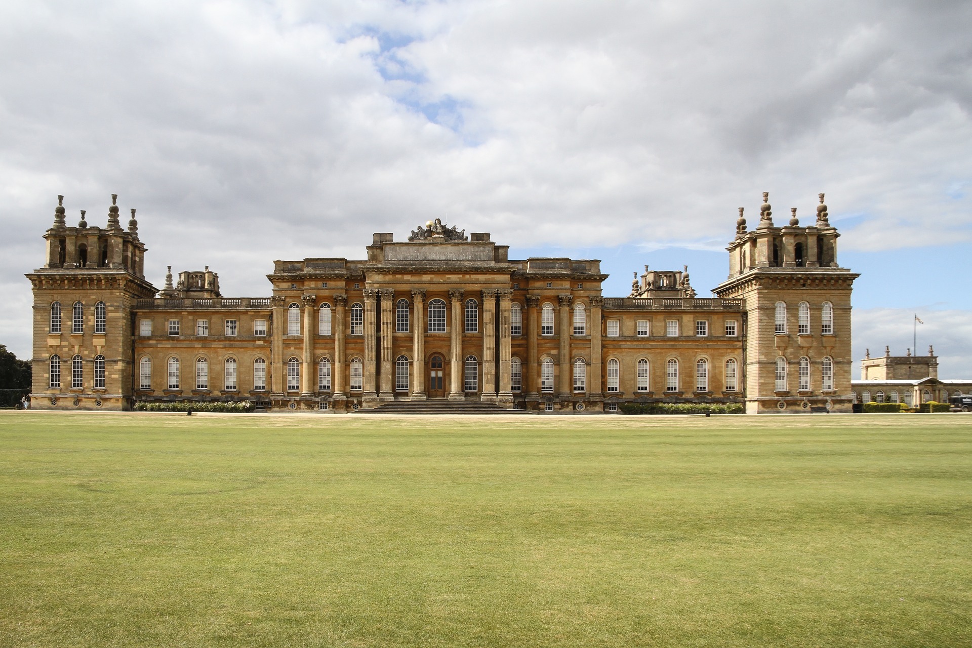 blenheim palace tour from london